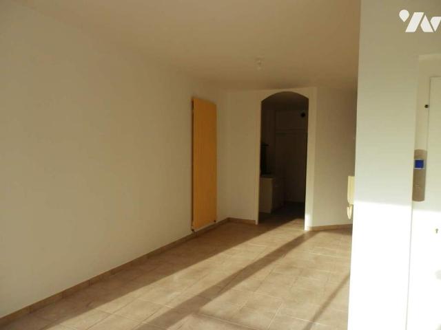 Appartement à louer à Granville, Normandie, €