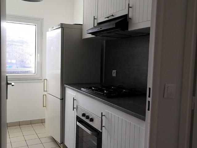 Appartement à louer à Guyancourt, Île de France, €