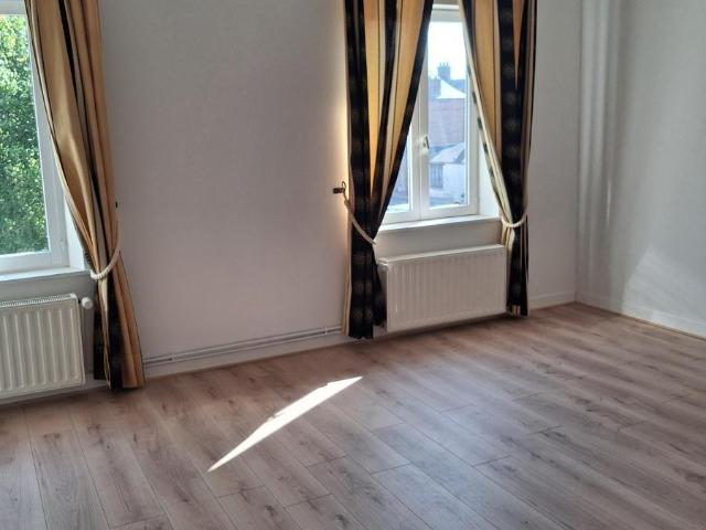 Appartement à louer à Doullens, Hauts de France, €