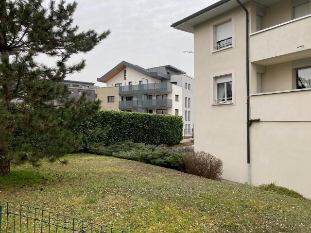 Appartement à louer à Divonne les Bains 01220