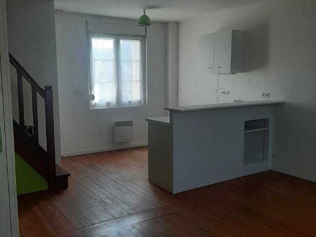 Appartement à louer à Évrecy, Normandie, €