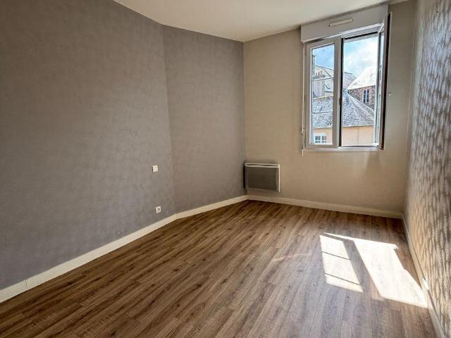 Appartement à louer à Fougères, Bretagne, €