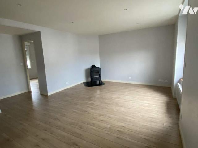 Appartement à louer à Fougères, Bretagne, €