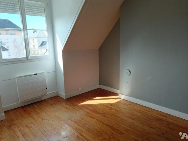 Appartement à louer à Falaise, Normandie, €