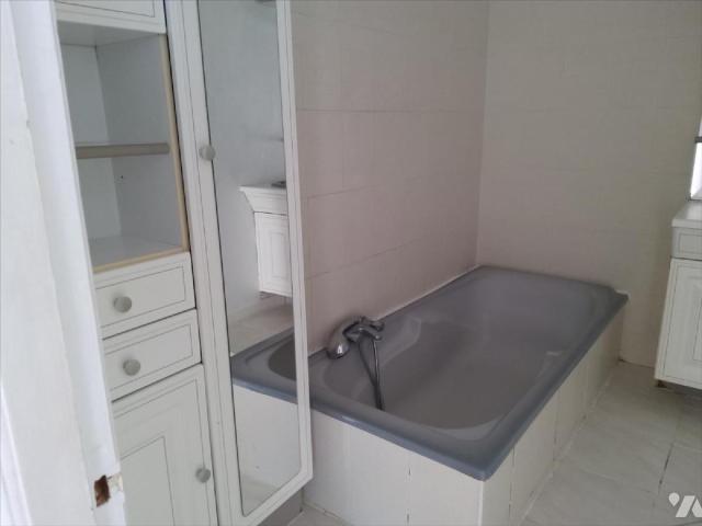 Appartement à louer à Falaise, Normandie, €