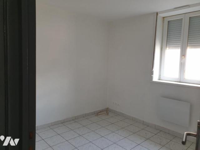 Appartement à louer à Feignies, Hauts de France, €
