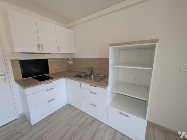 Appartement à louer à Herbiers, Pays de la Loire, €