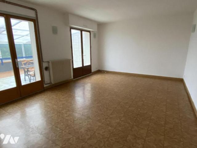 Appartement à louer à Loudéac, Bretagne, €