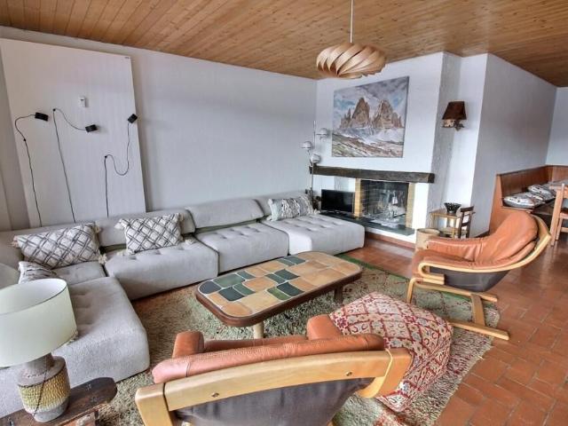 Appartement à louer à la semaine situé sur la place du village | dreamo. Ch