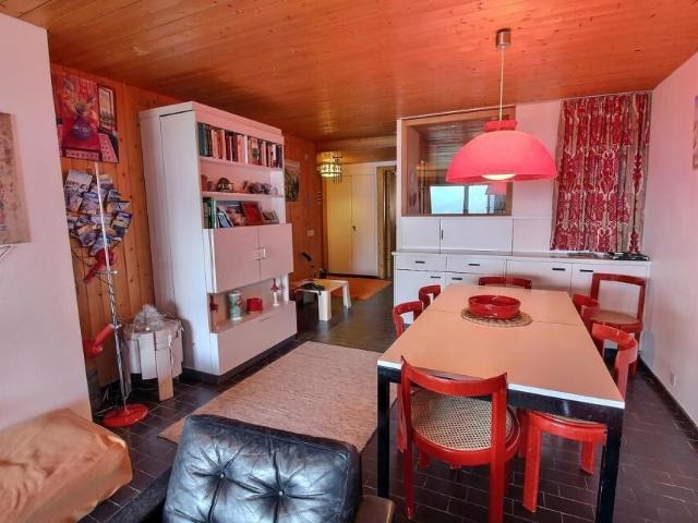 Appartement à louer à la semaine sur la place du village | dreamo. Ch