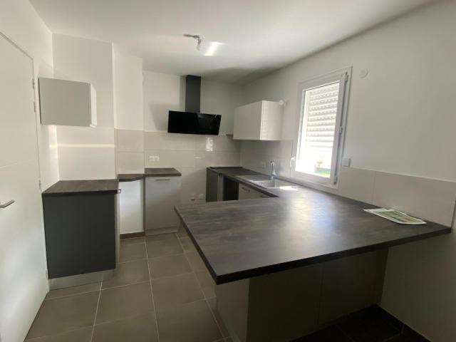 Appartement à louer à La Roche Vineuse 71960