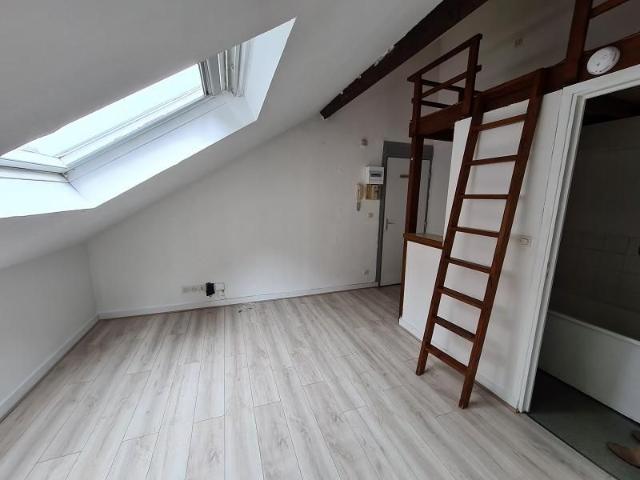 Appartement à Louer à LILLE 423 €