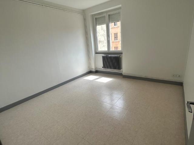 Appartement à louer à Lyon 1er Arrondissement, Auvergne Rhône Alpes, €