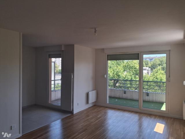 Appartement à louer à Lyon 3e Arrondissement, Auvergne Rhône Alpes, €