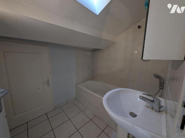 Appartement à louer à Montoison, Auvergne Rhône Alpes, €