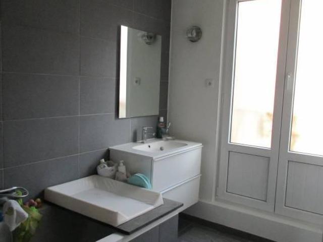 Appartement à louer à Madeleine, Hauts de France, €