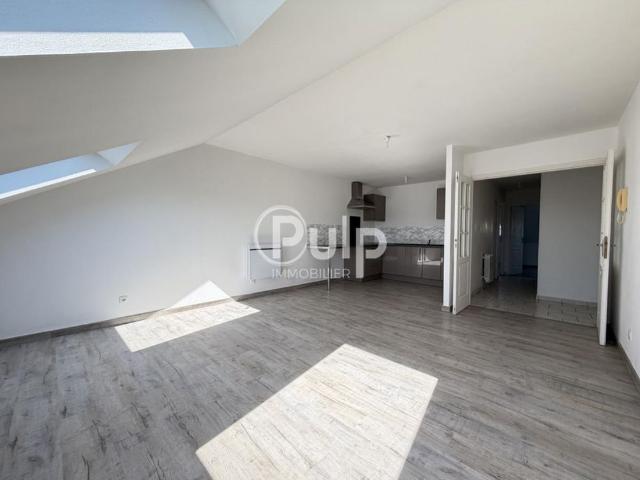 Appartement à louer à Merville Réf. est22011