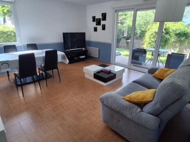Appartement à louer à Mesnil Esnard, Normandie, €