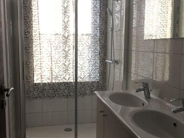 Appartement à louer à Mesnils sur Iton, Normandie, €