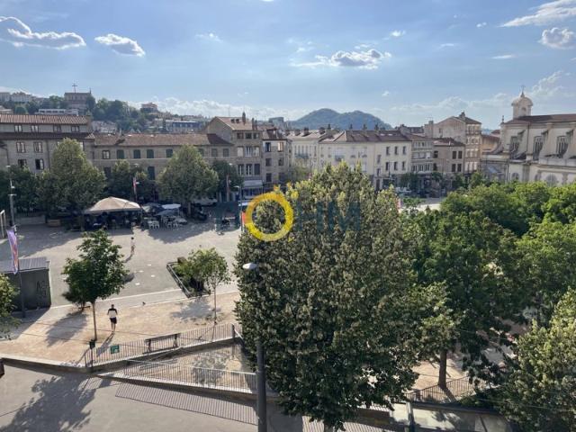 Appartement à louer à Saint Étienne avec ST ETIENNE / 1ER CO