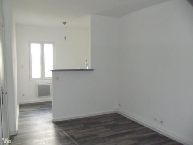 Appartement à louer à Saint Just en Chaussée, Hauts de France, €