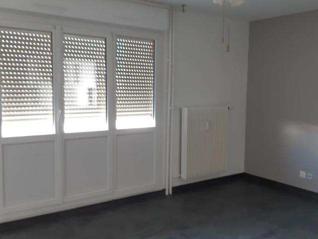 Appartement à louer à Saint Memmie, Grand Est, €