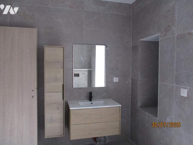 Appartement à louer à Sézanne, Grand Est, €