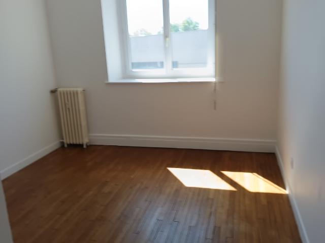 Appartement à louer à Sedan, Grand Est, 660€