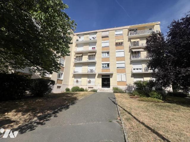 Appartement à louer à Senlis, Hauts de France, €