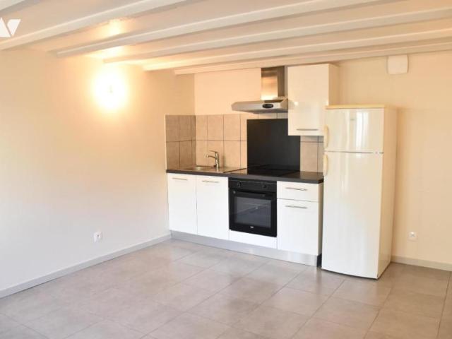 Appartement à louer à Servas, Auvergne Rhône Alpes, €