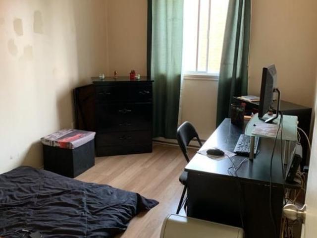 Appartement à louer à St Hubert 4 et demie