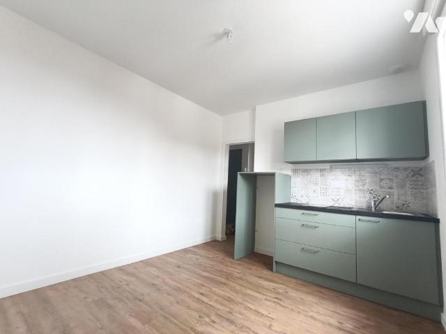 Appartement à louer à Port Saint Père, Pays de la Loire, €