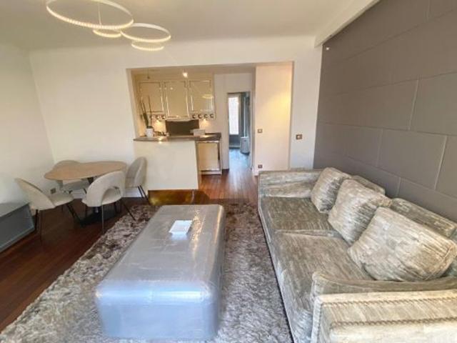 Appartement à louer à Paris 16Ème