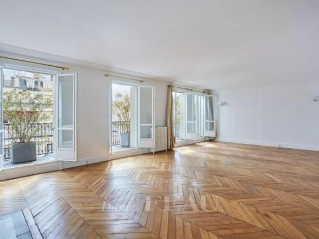 Appartement à louer à Paris 16Ème