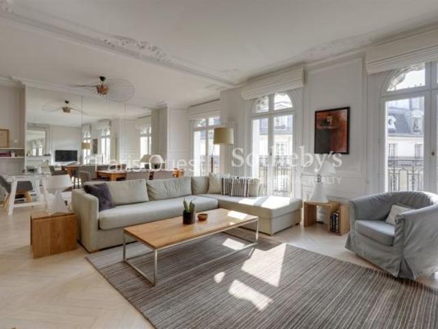 Appartement à louer à Paris 16Ème