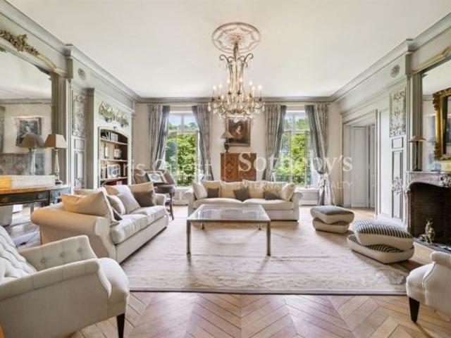Appartement à louer à Paris 7Ème