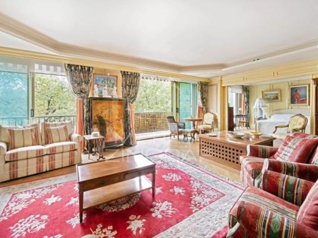 Appartement à louer à Paris 7Ème