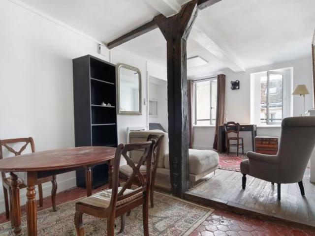 Appartement à louer à Paris 6Ème