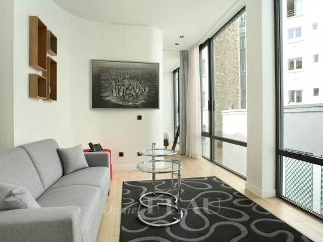 Appartement à louer à Paris 8Ème