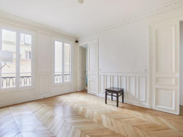 Appartement à louer à Paris 8Ème