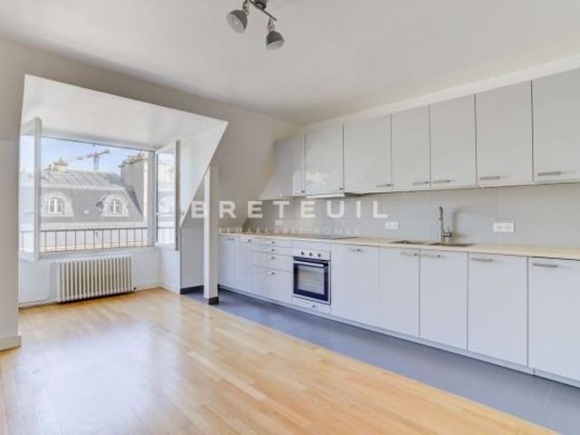 Appartement à louer à Paris 8Ème