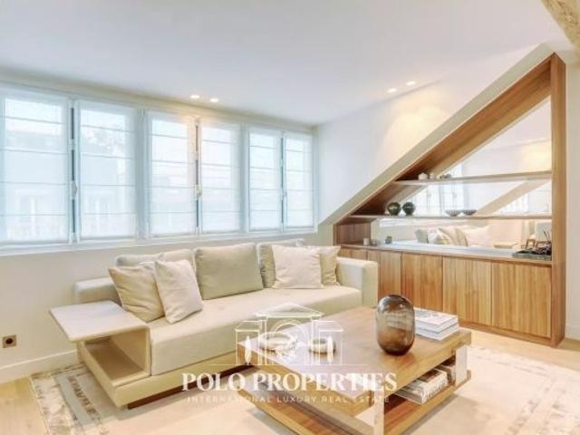 Appartement à louer à Paris 8Ème