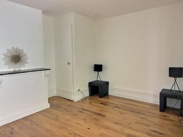 Appartement à louer à Paris 8Ème