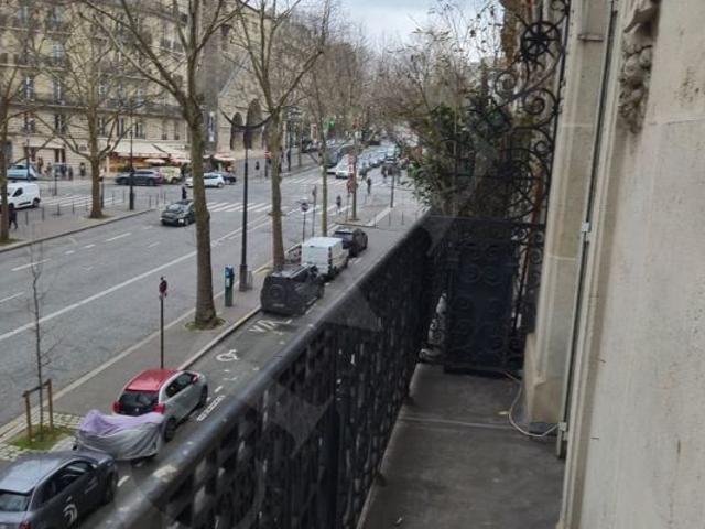 Appartement à louer à Paris 8Ème