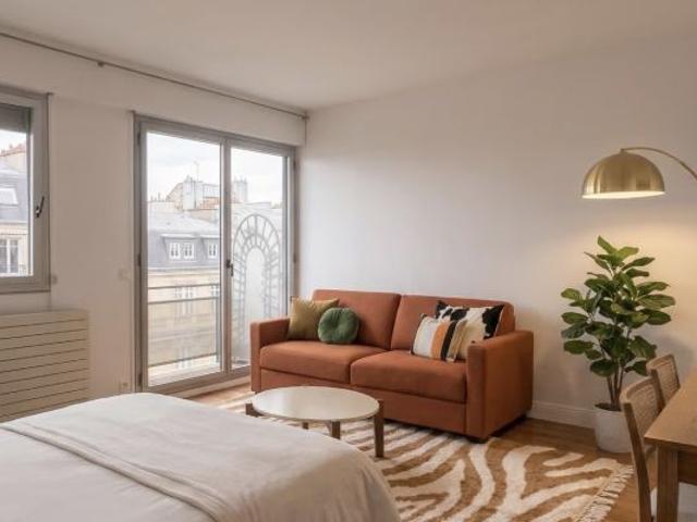 Appartement à louer à Paris 8Ème