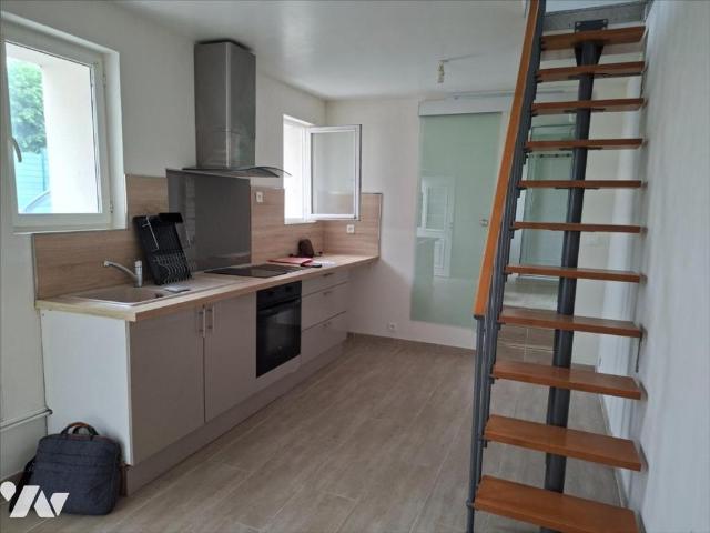 Appartement à louer à Petit Couronne, Normandie, €