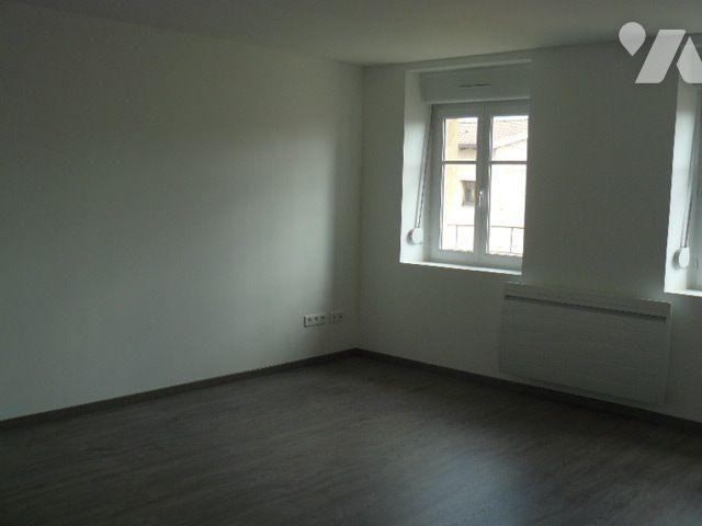 Appartement à Louer à Rambervillers 88700 en Vosges 88 Cet appartement dispose d'une sur.