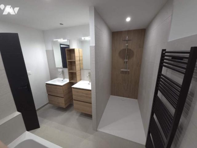 Appartement à louer à Replonges, Auvergne Rhône Alpes, €