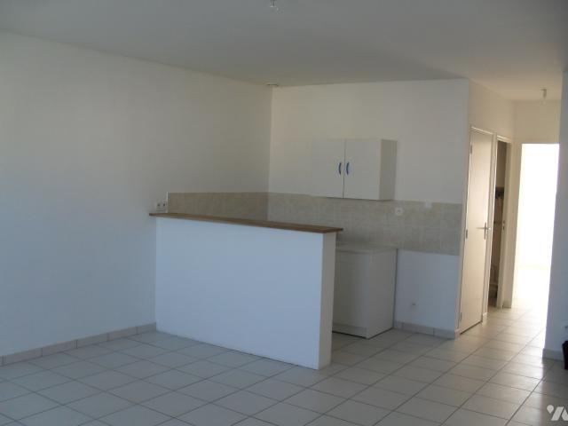 Appartement à louer à Ruaudin, Pays de la Loire, €