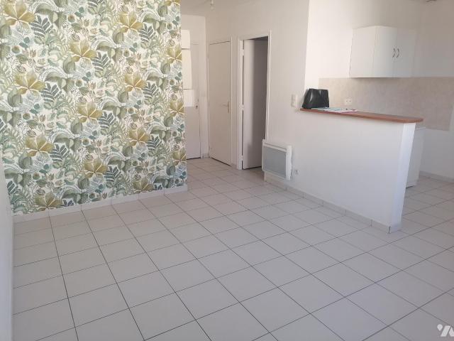 Appartement à louer à Ruaudin, Pays de la Loire, €